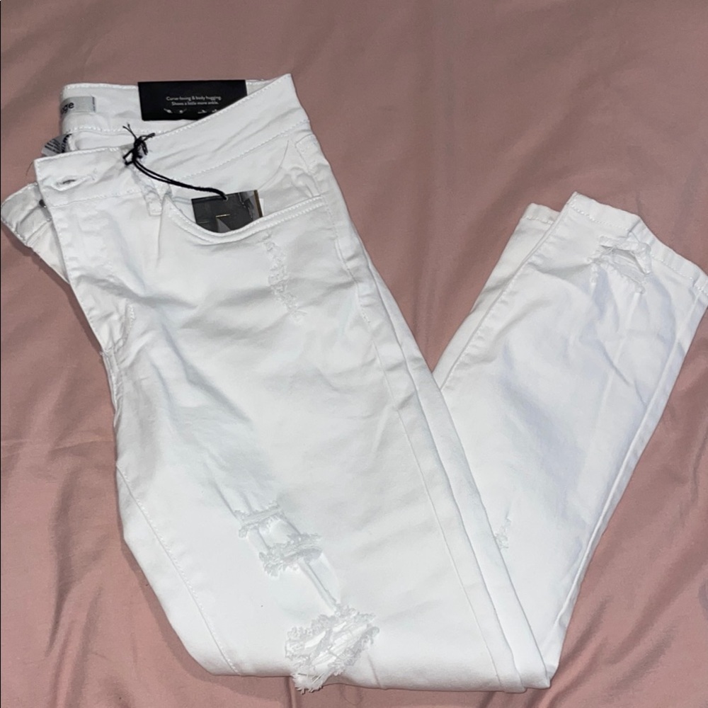 Refuge White Distressed Skinny Jeans